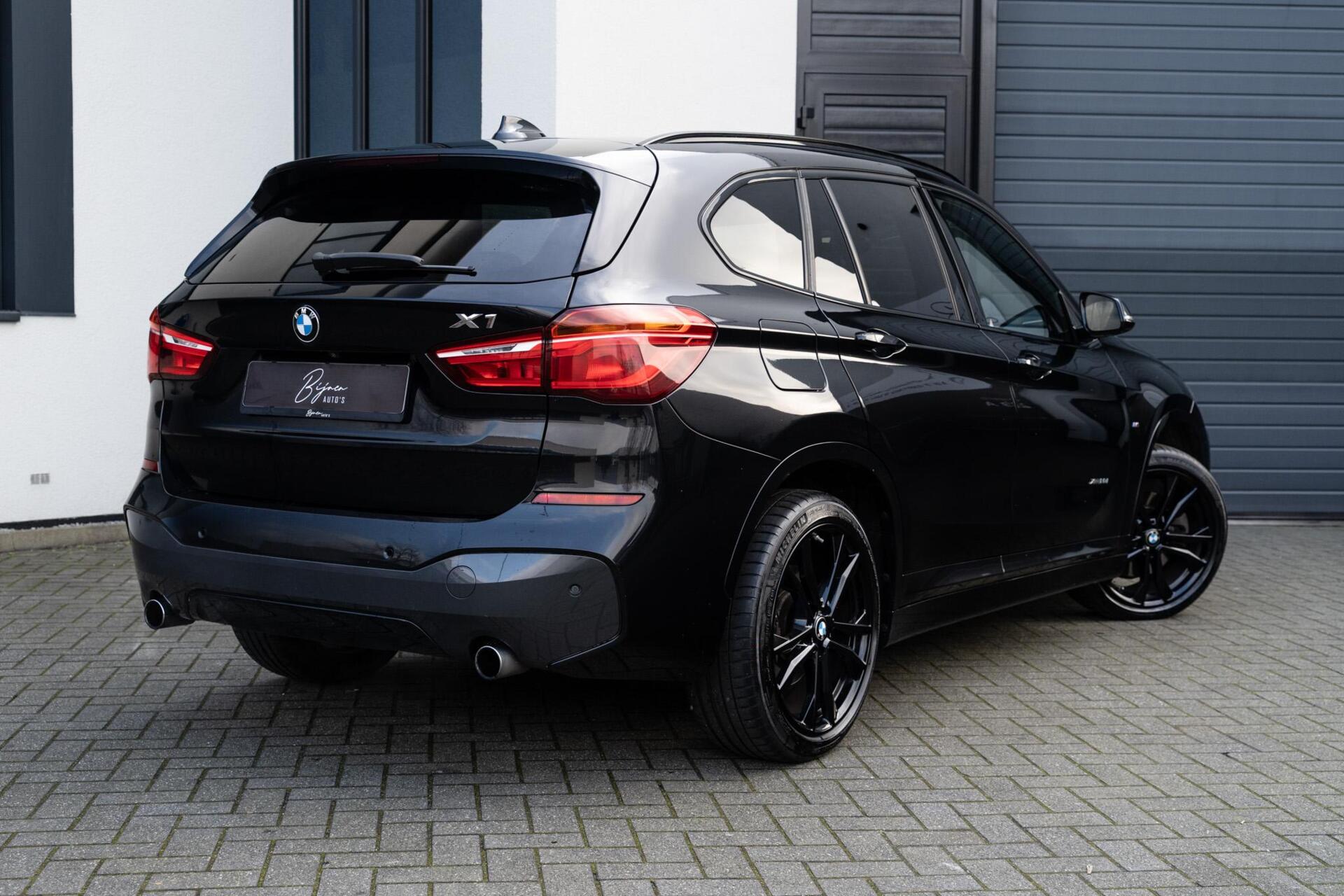 Foto van BMW X1 Xdrive20i