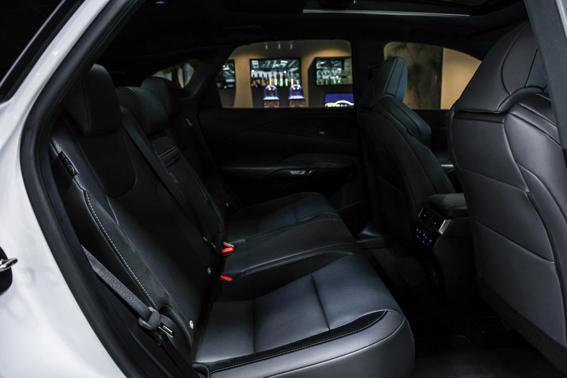 Foto van Lexus Lexus Rx500h