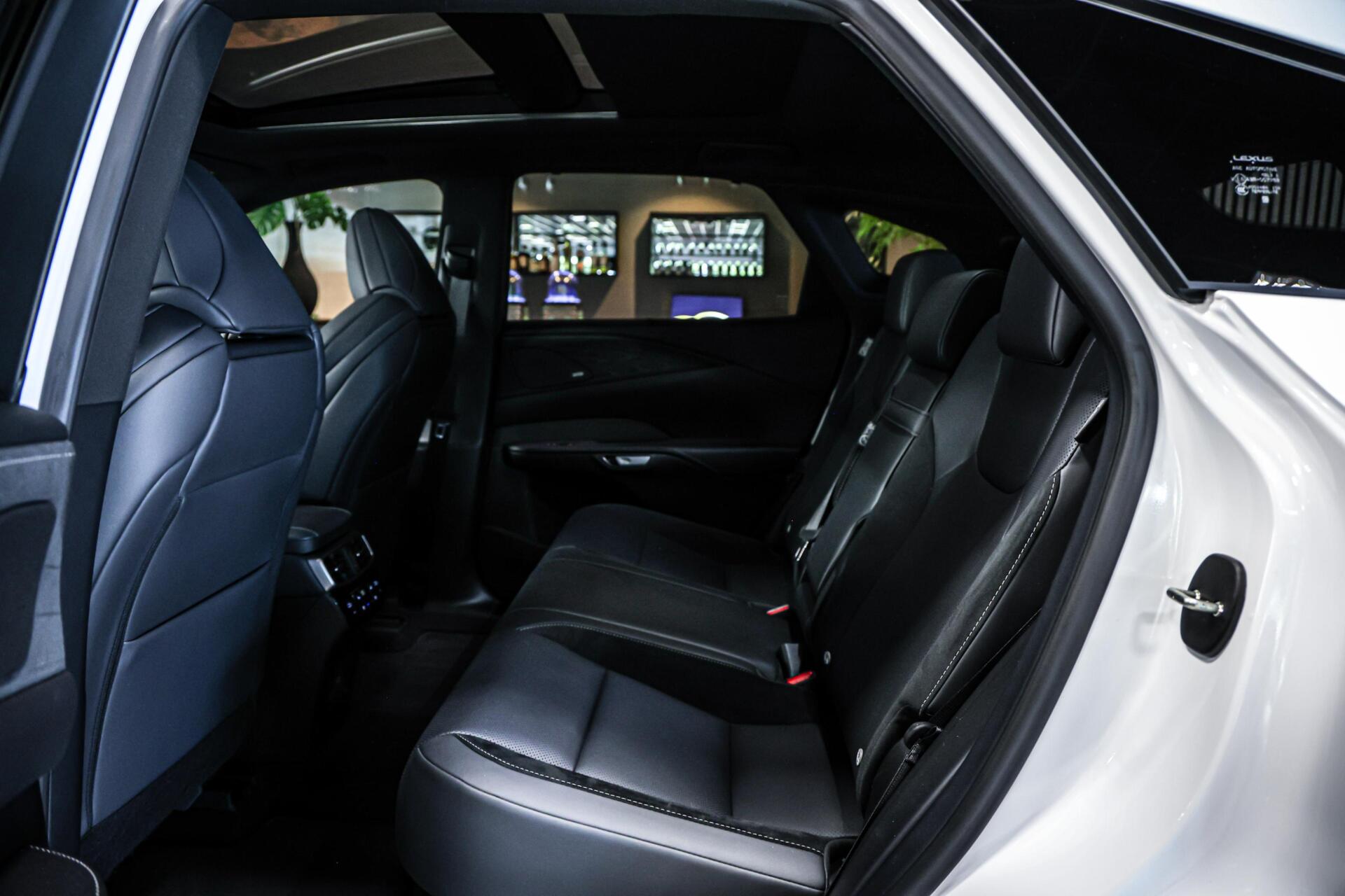 Foto van Lexus Lexus Rx500h