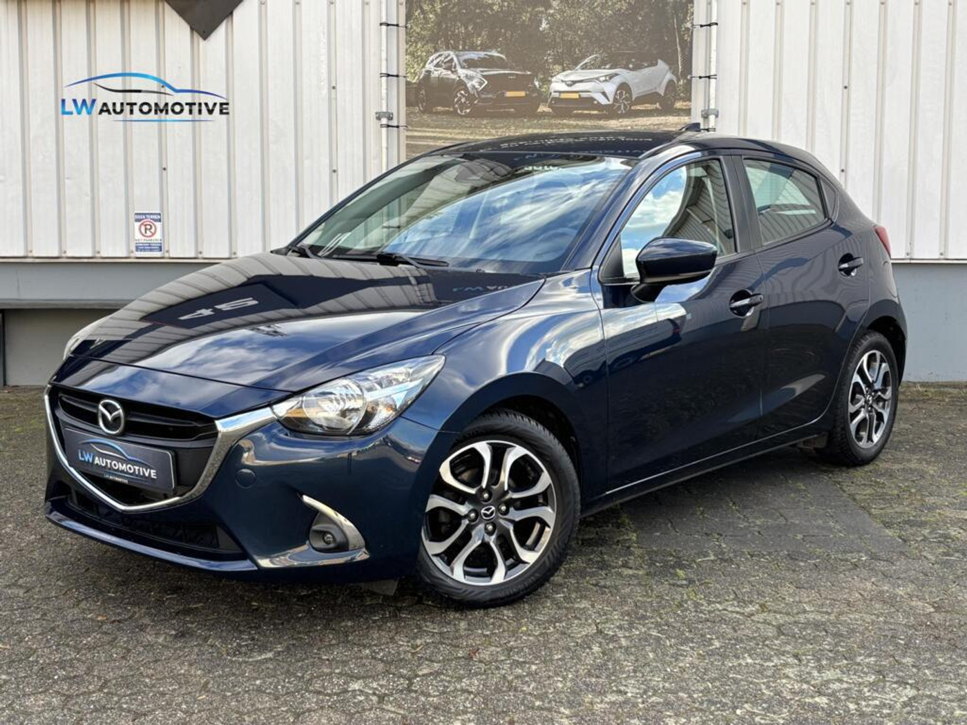 Mazda Mazda2 1.5 Skyactiv-G Dynamic+ | Navi | 16 inch | NL-auto 2018 - voorkant