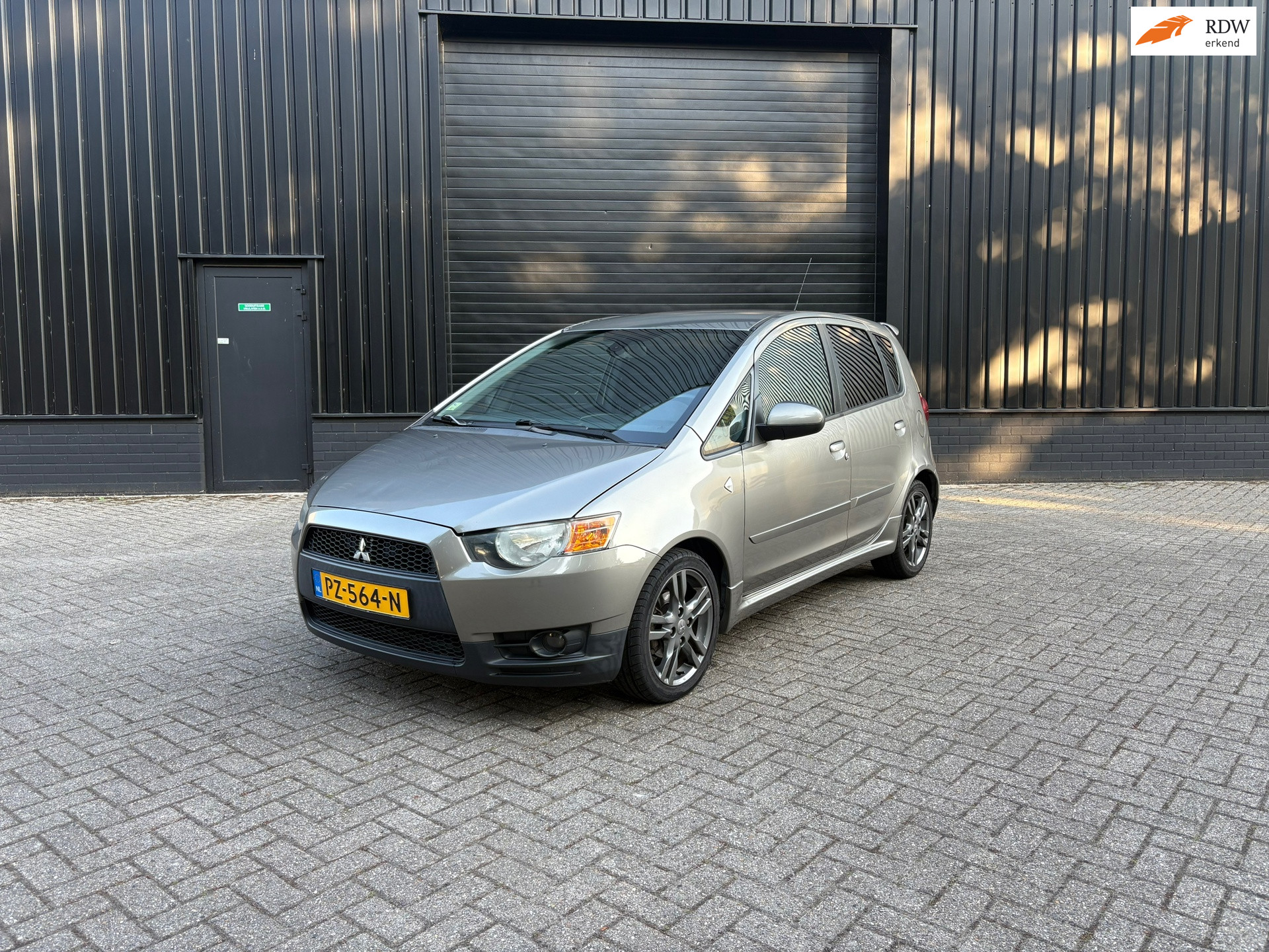 Mitsubishi Colt 1.3 Inform 2009 - voorkant