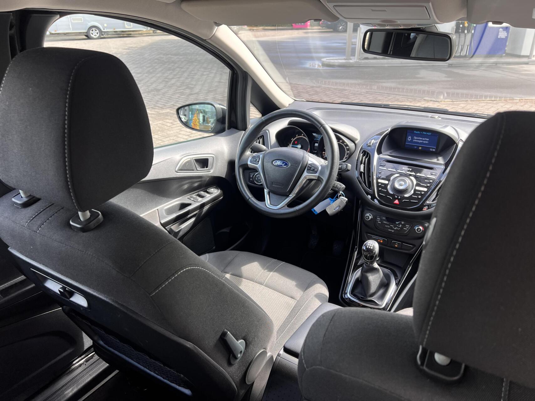 Foto van Ford B-max
