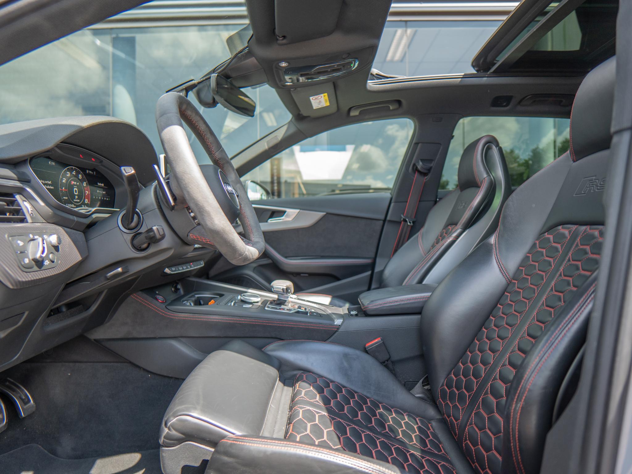 Foto van Audi RS 4 Avant
