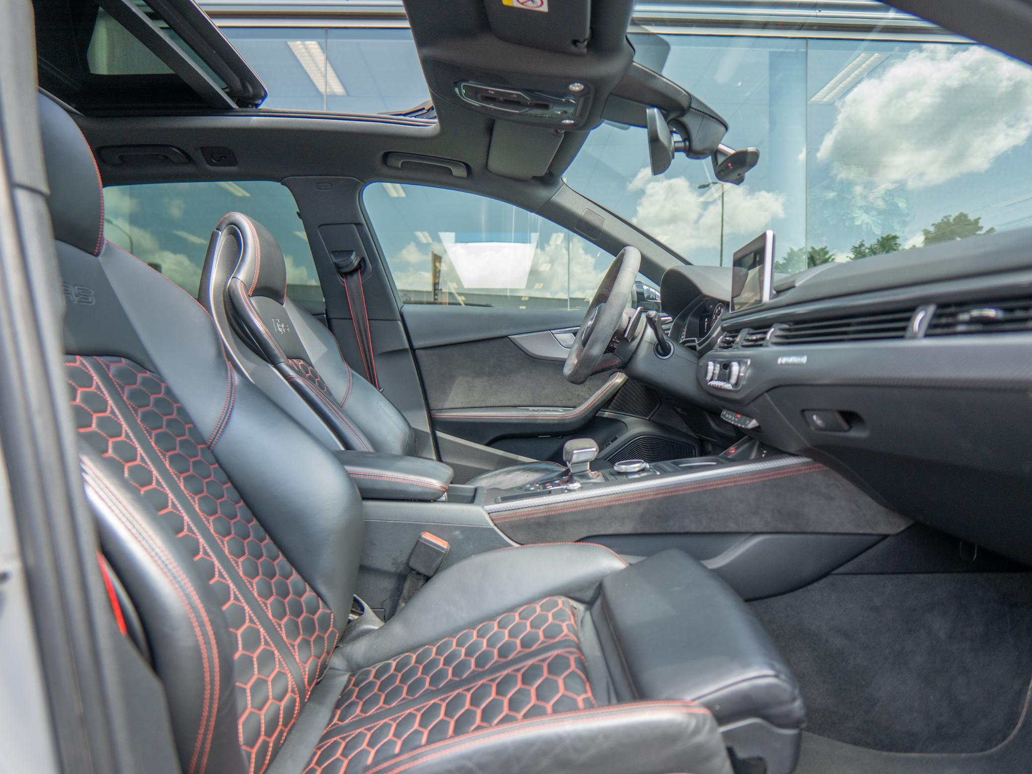 Foto van Audi RS 4 Avant