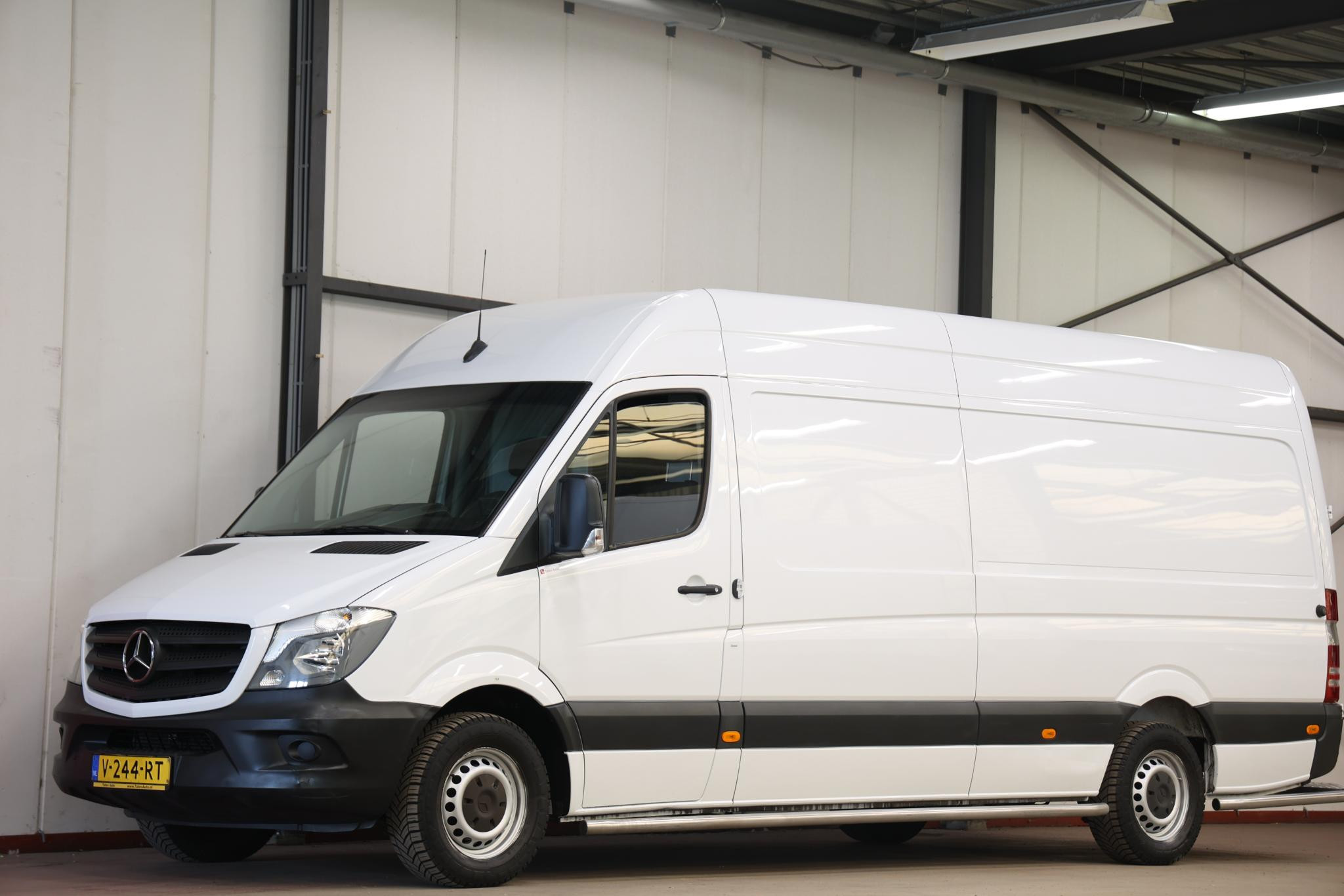 Mercedes-Benz Sprinter 311 2.2 CDI AUTOMAAT L3H2 POST NL EURO 6 2018 - voorkant