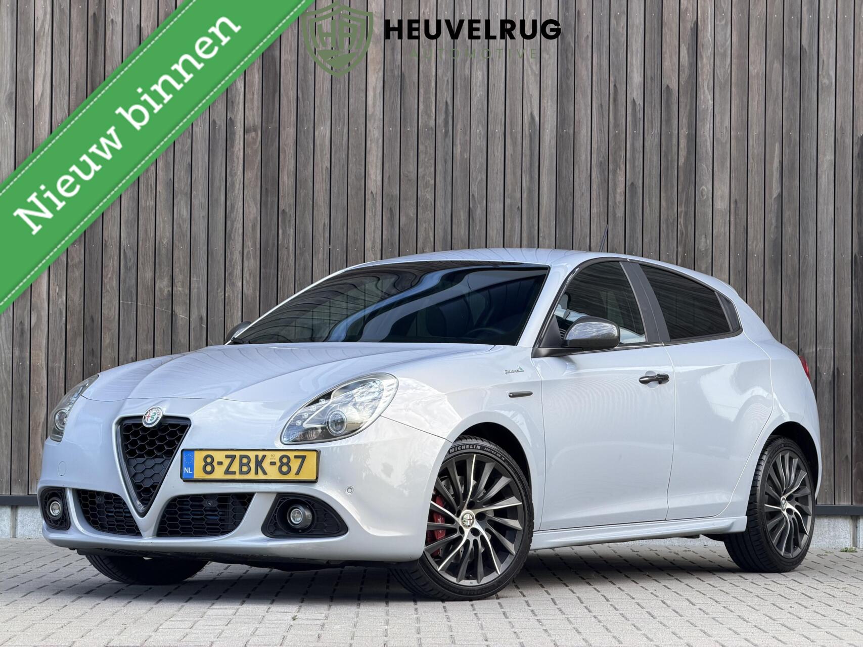 Alfa Romeo Alfa Giulietta 1.4 T Exclusive | XENON | COMPLEET | VOLLEDIG ONDERHOUDEN 2014 - voorkant