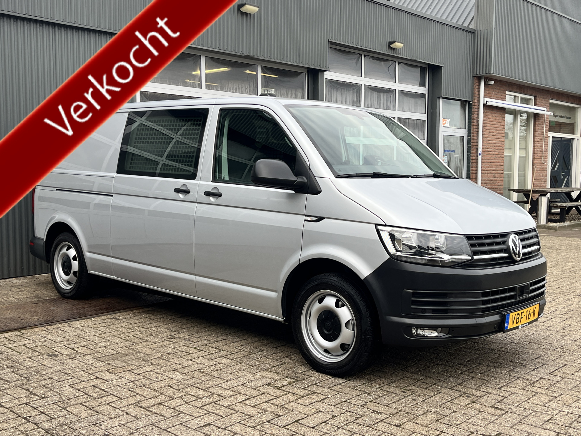 Volkswagen Transporter 2.0 TSI L2H1 2019 - voorkant