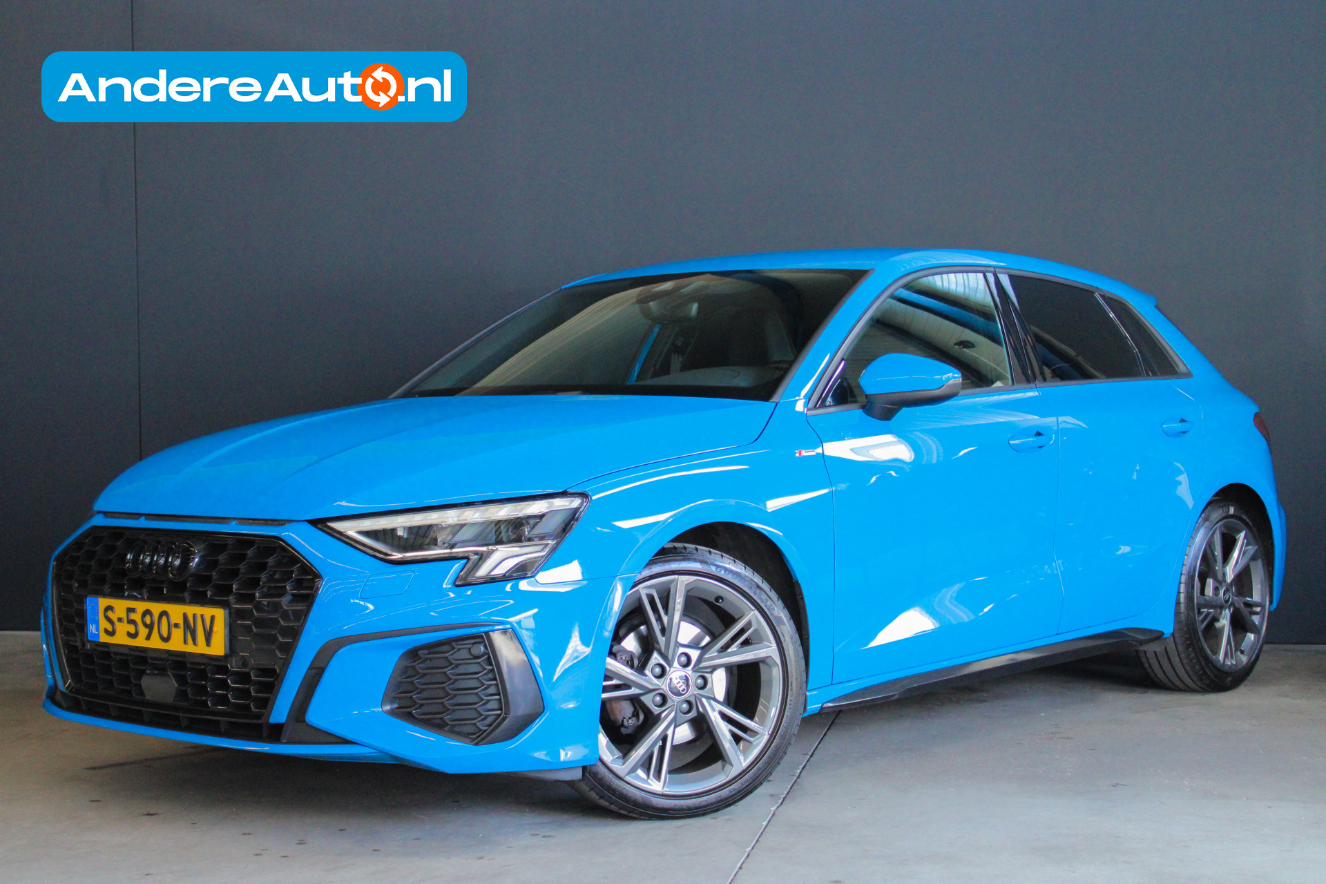 Audi A3 Sportback 35 TFSI 150PK S edition 2022 - voorkant