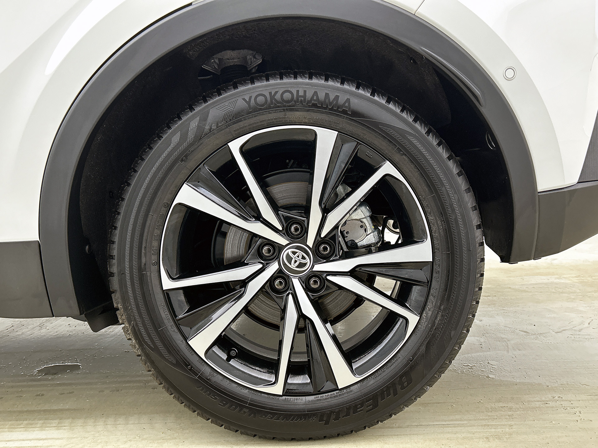 Foto van Toyota C-hr