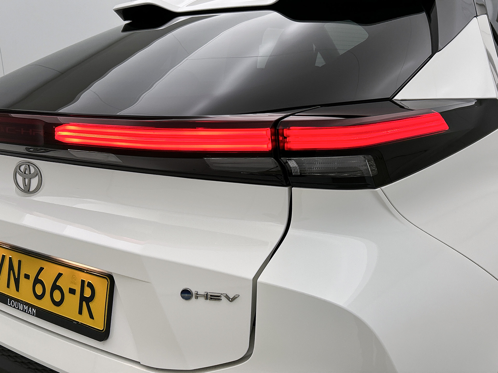 Foto van Toyota C-hr