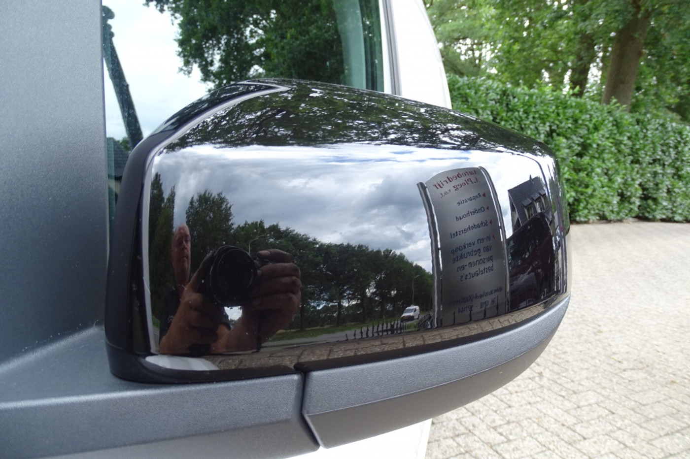 Foto van Volkswagen Caddy Modified Partition Wall