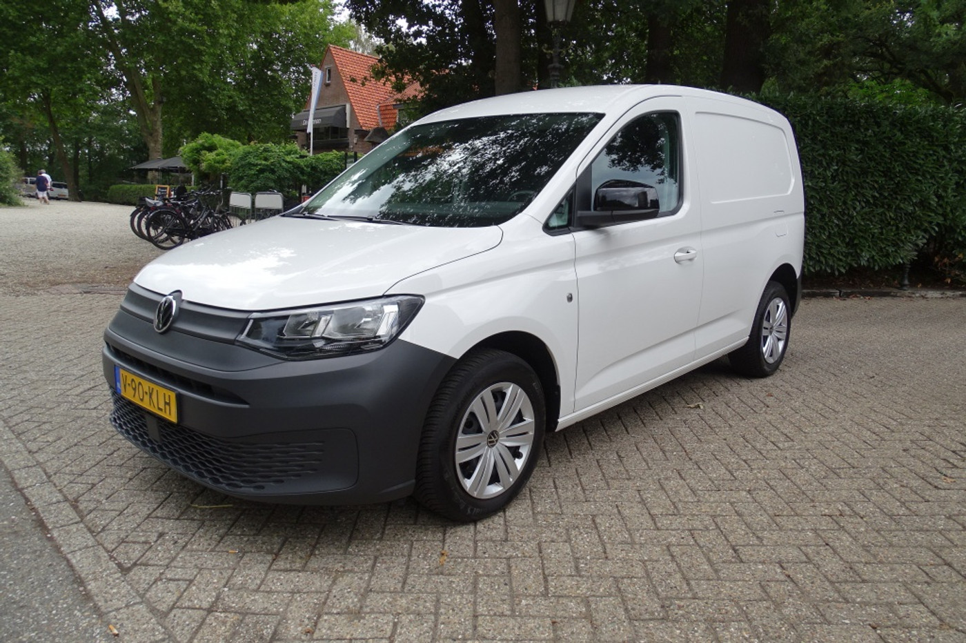 Foto van Volkswagen Caddy Modified Partition Wall
