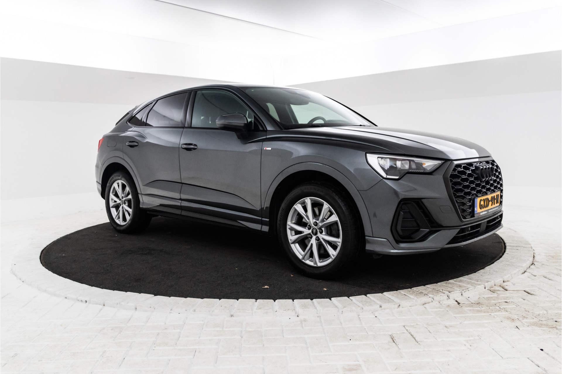 Foto van Audi Q3 Sportback E-tron
