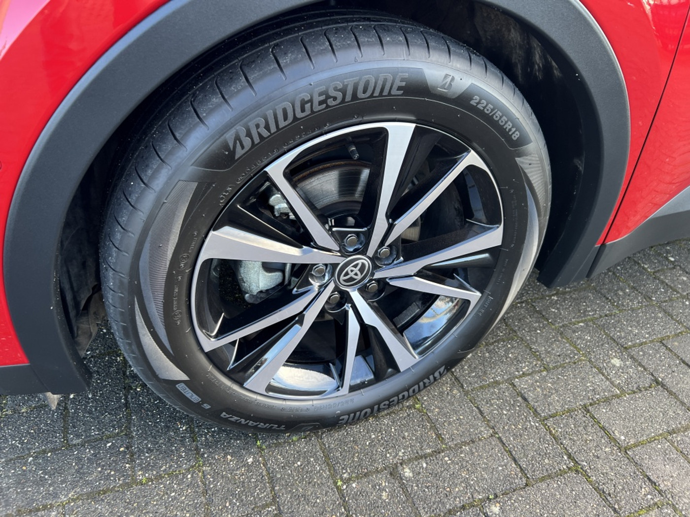 Foto van Toyota C-hr