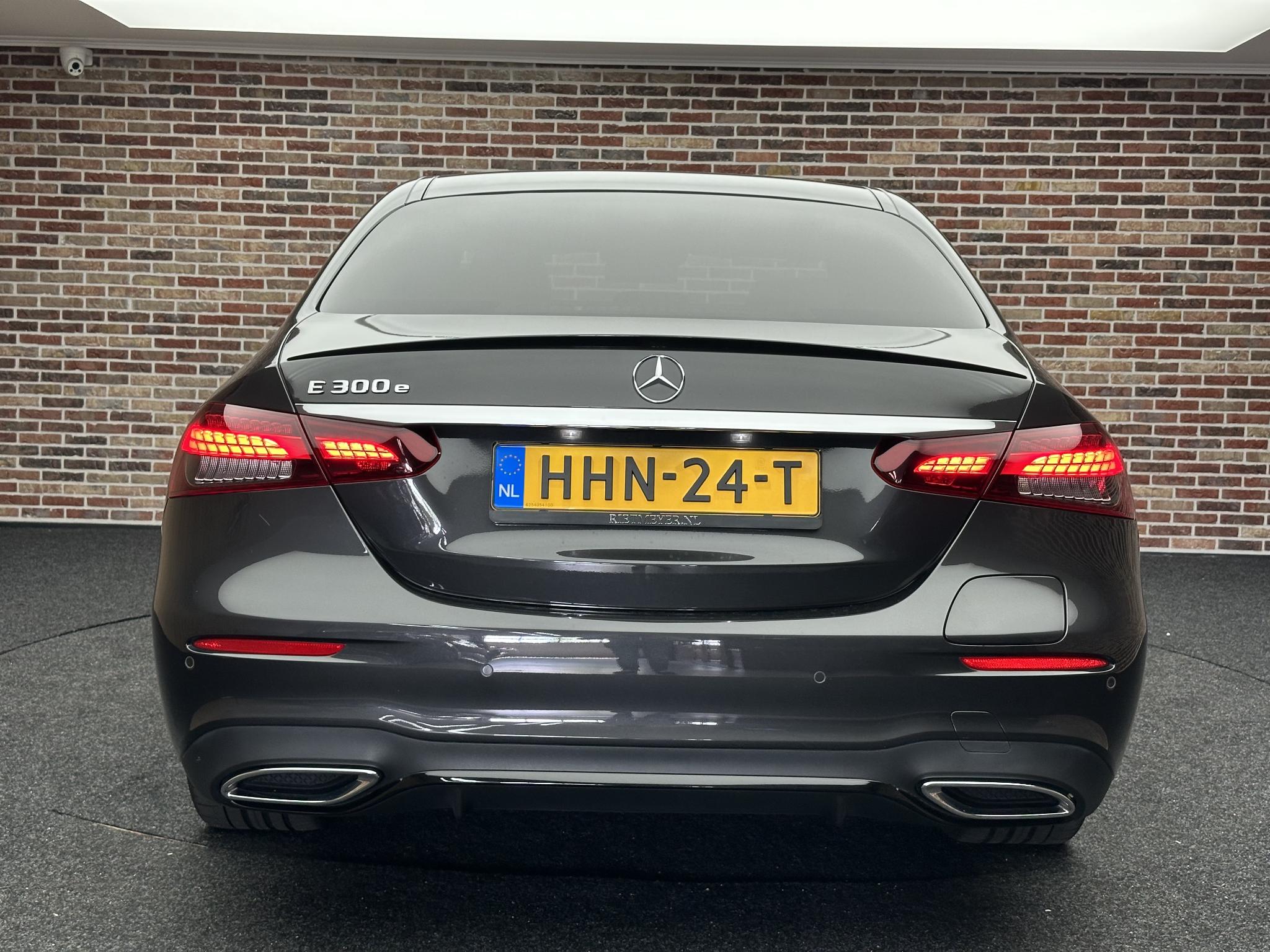 Foto van Mercedes-Benz E 300 E