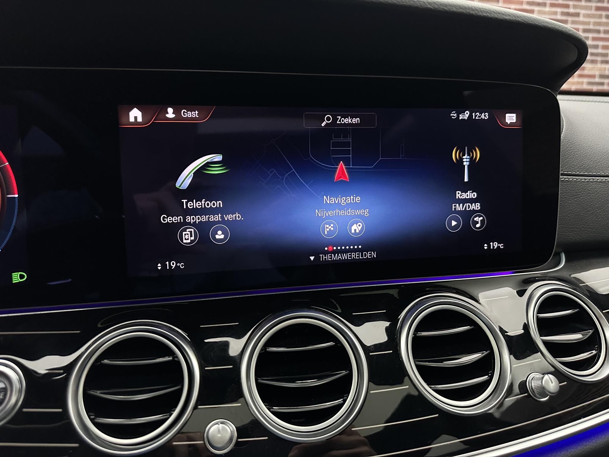 Foto van Mercedes-Benz E 300 E