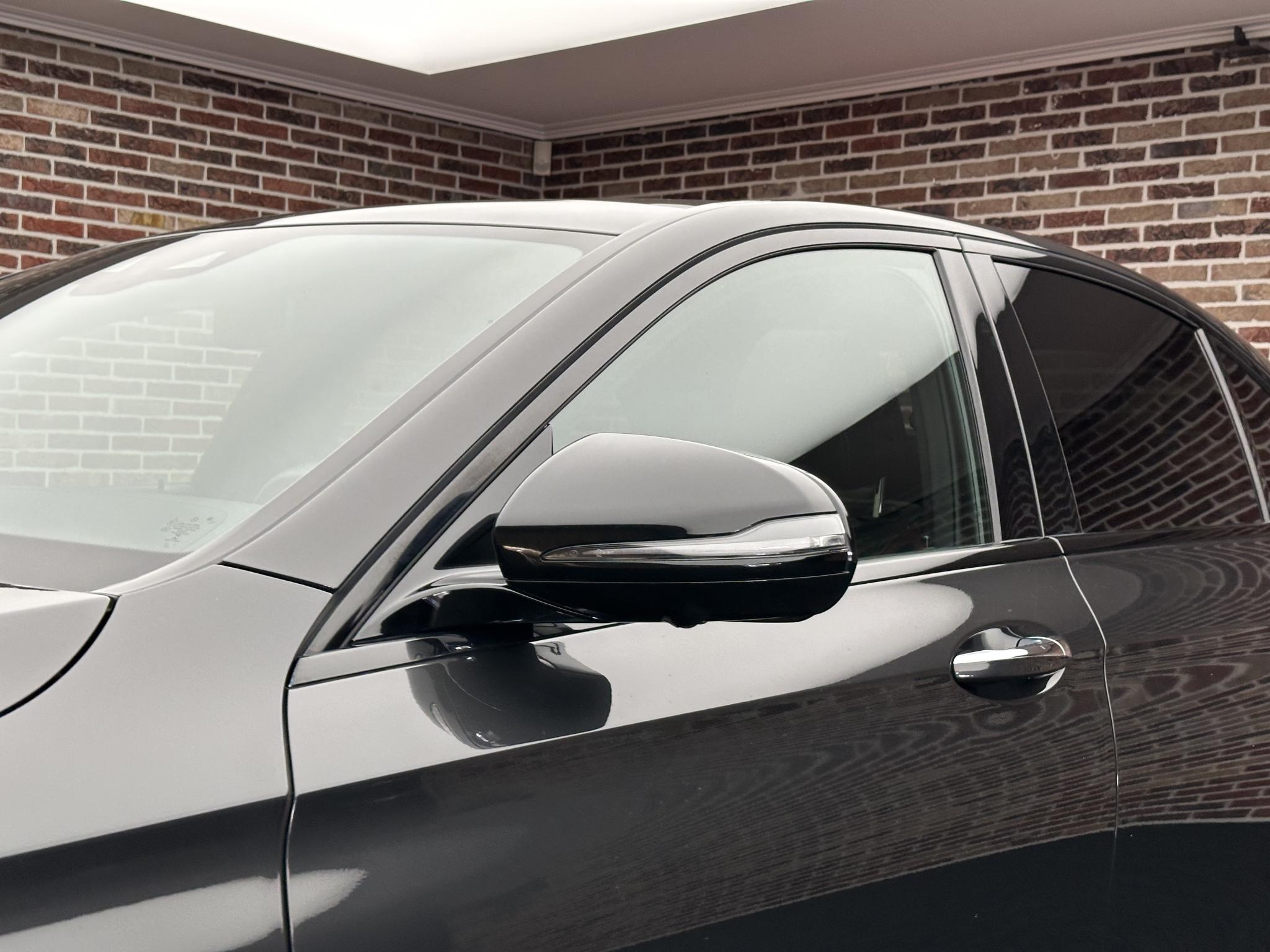 Foto van Mercedes-Benz E 300 E