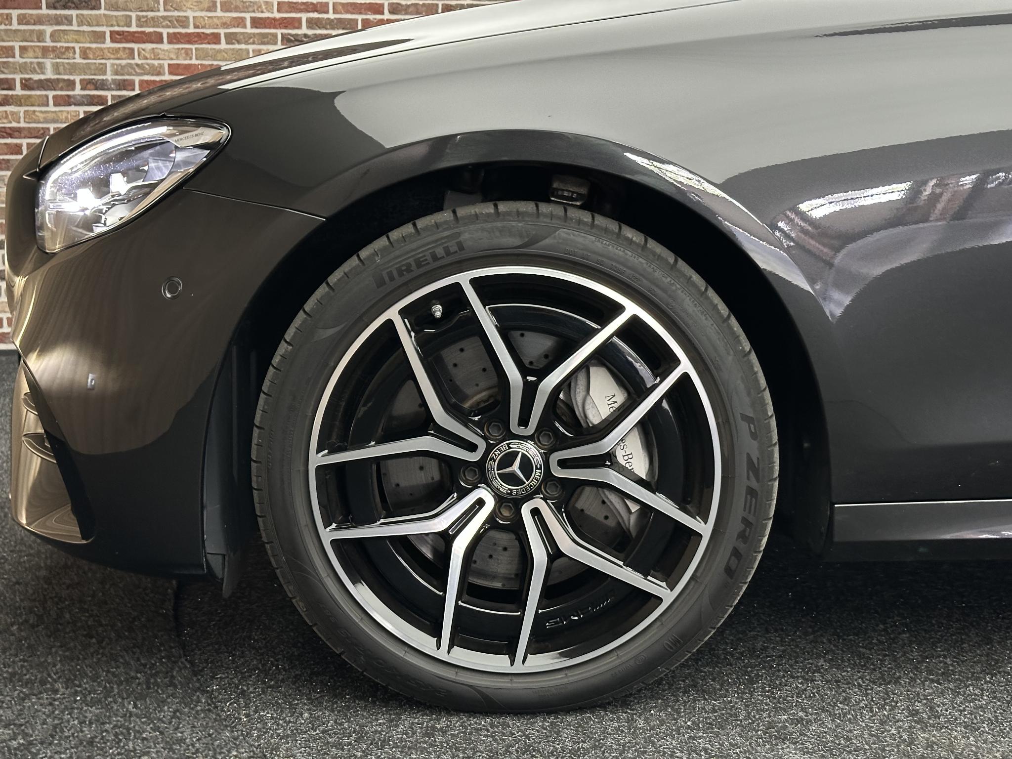 Foto van Mercedes-Benz E 300 E