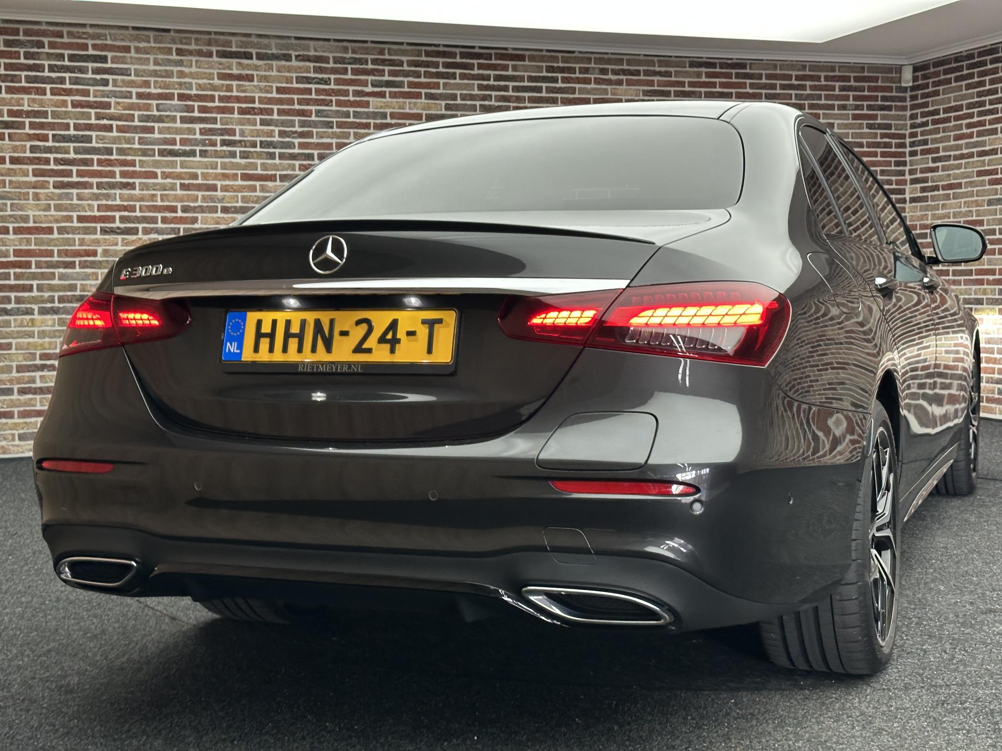 Foto van Mercedes-Benz E 300 E
