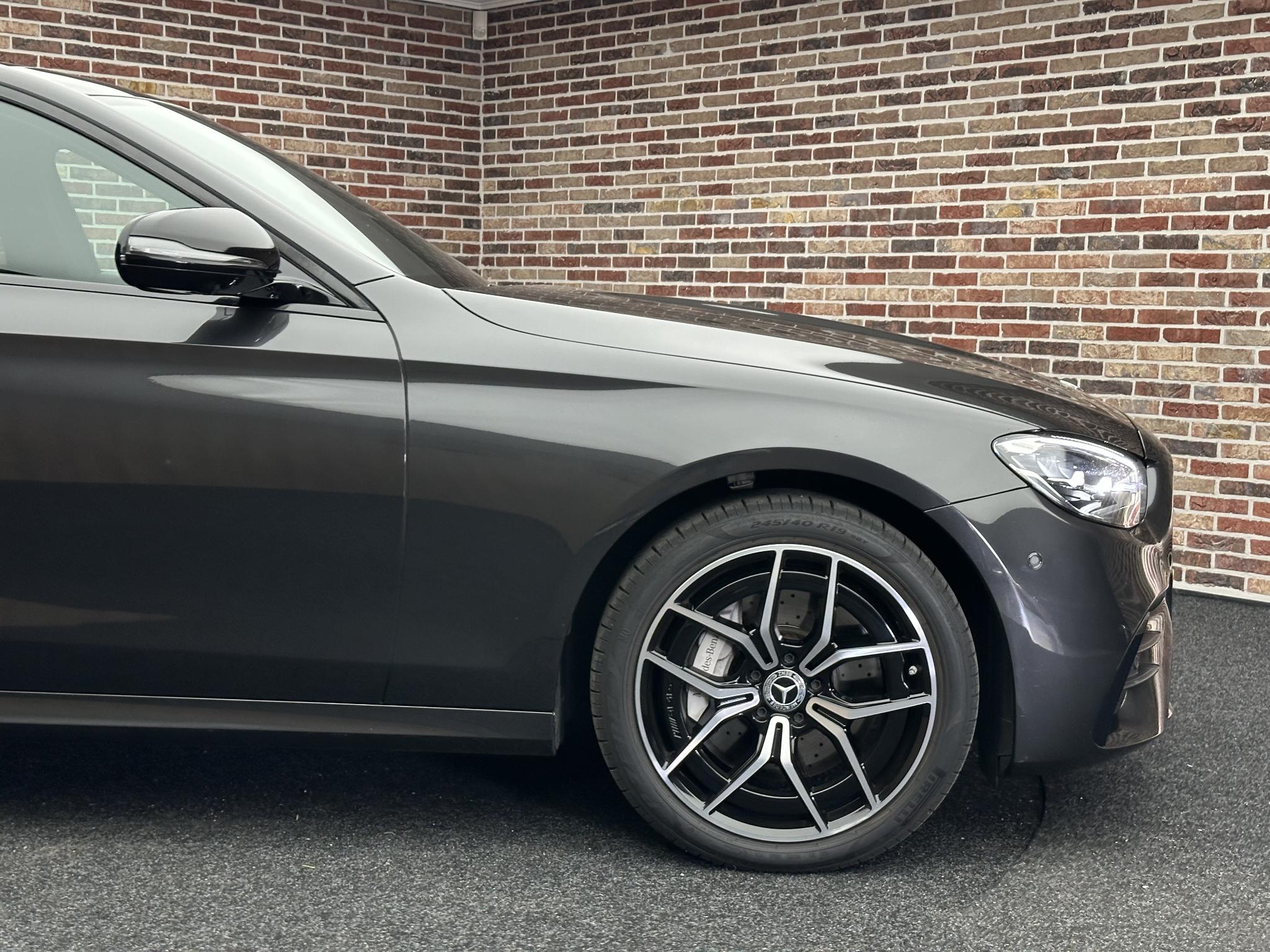 Foto van Mercedes-Benz E 300 E