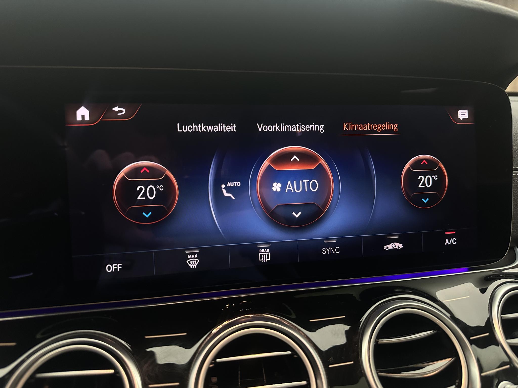 Foto van Mercedes-Benz E 300 E