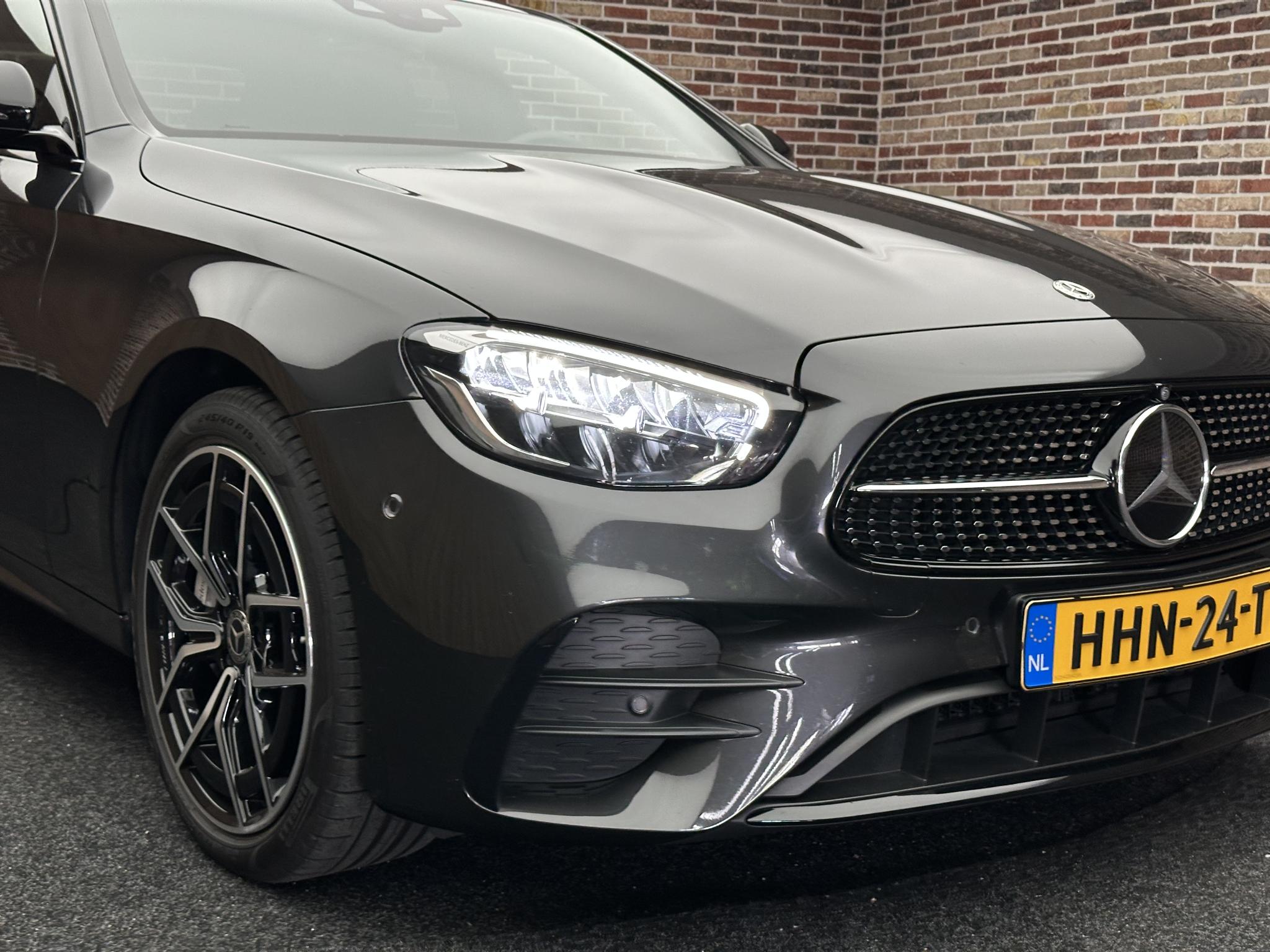 Foto van Mercedes-Benz E 300 E