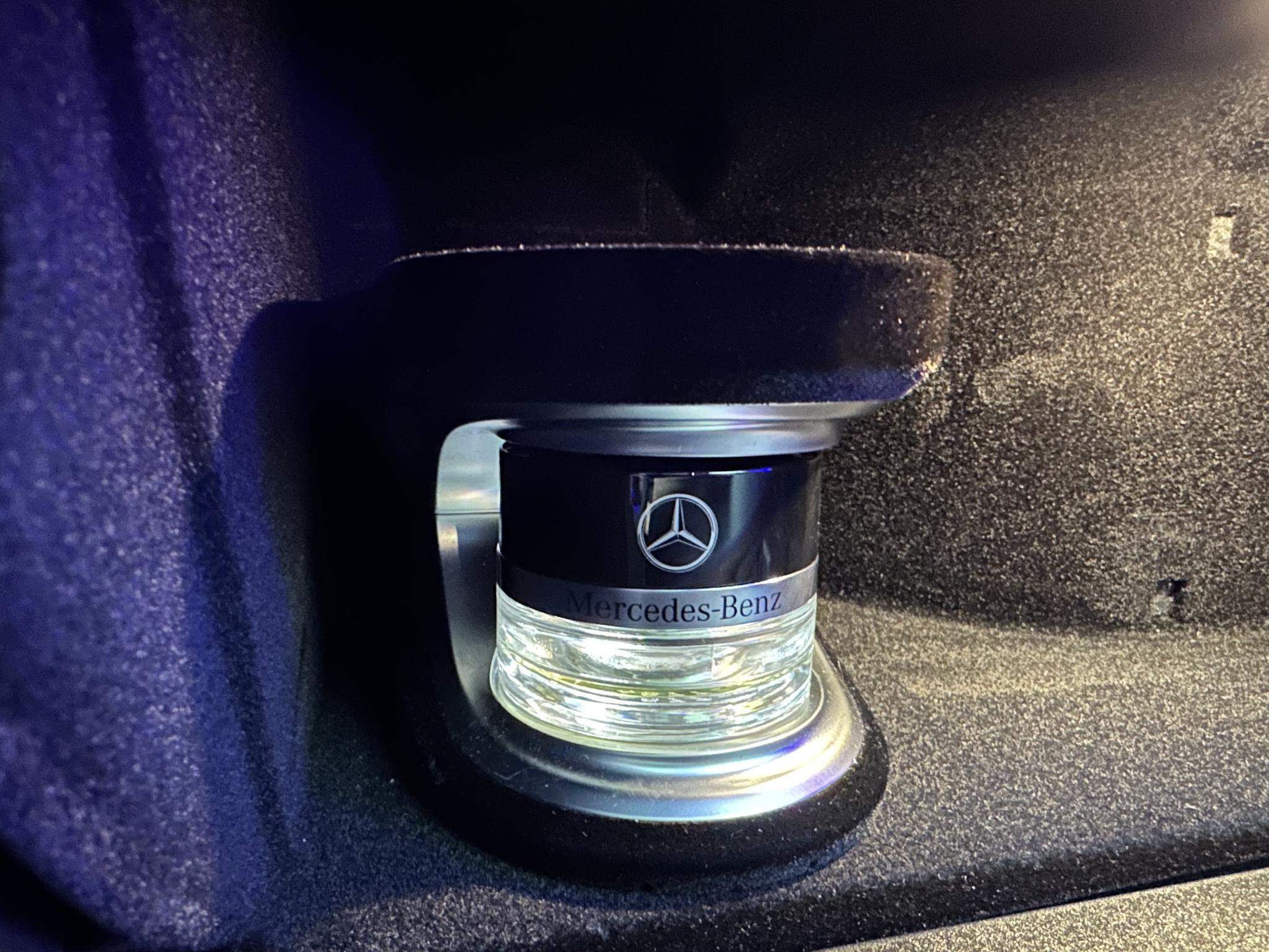Foto van Mercedes-Benz E 300 E