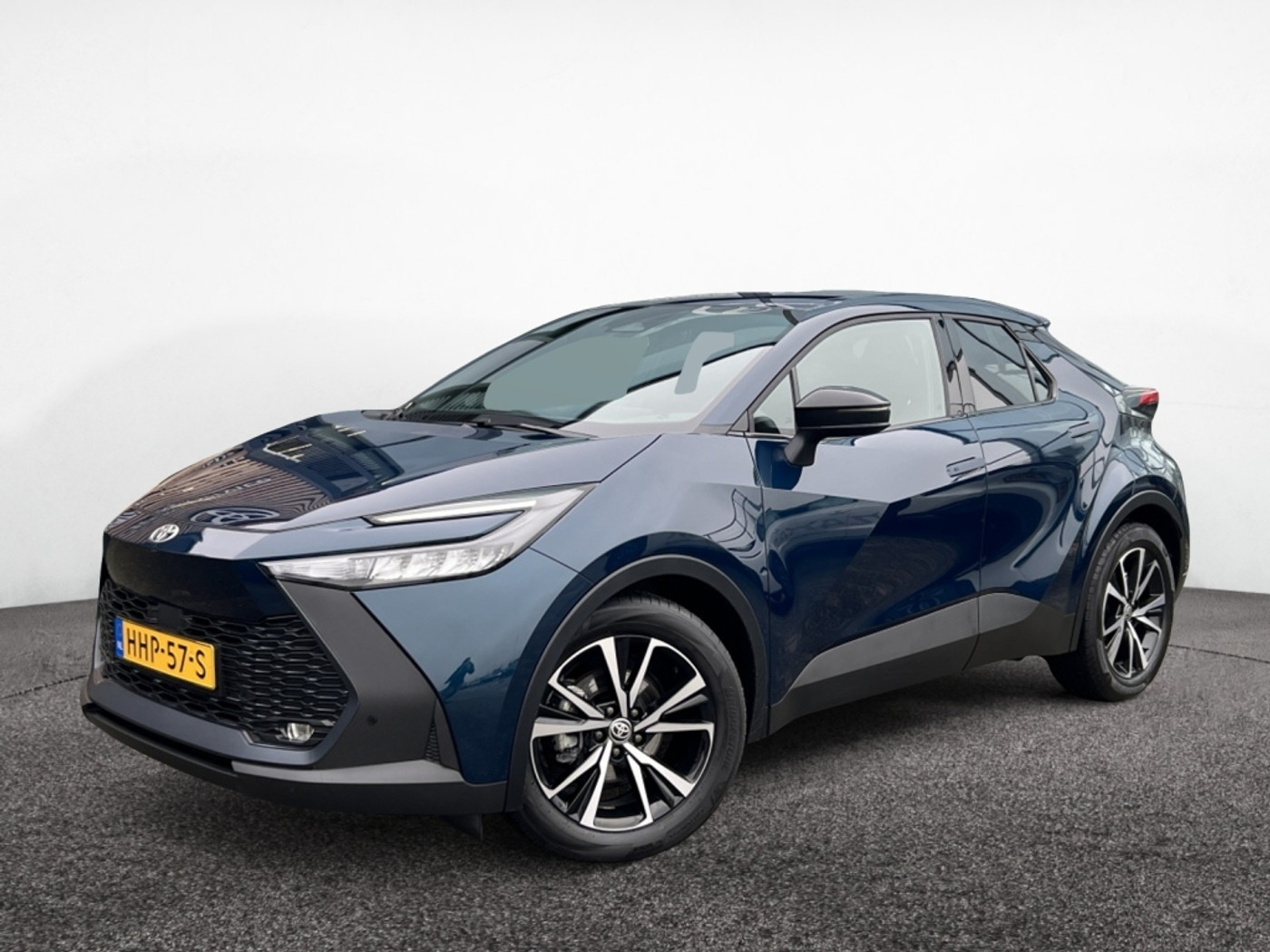 Toyota C-hr 1.8 Hybrid 140 Dynamic 2025 - voorkant