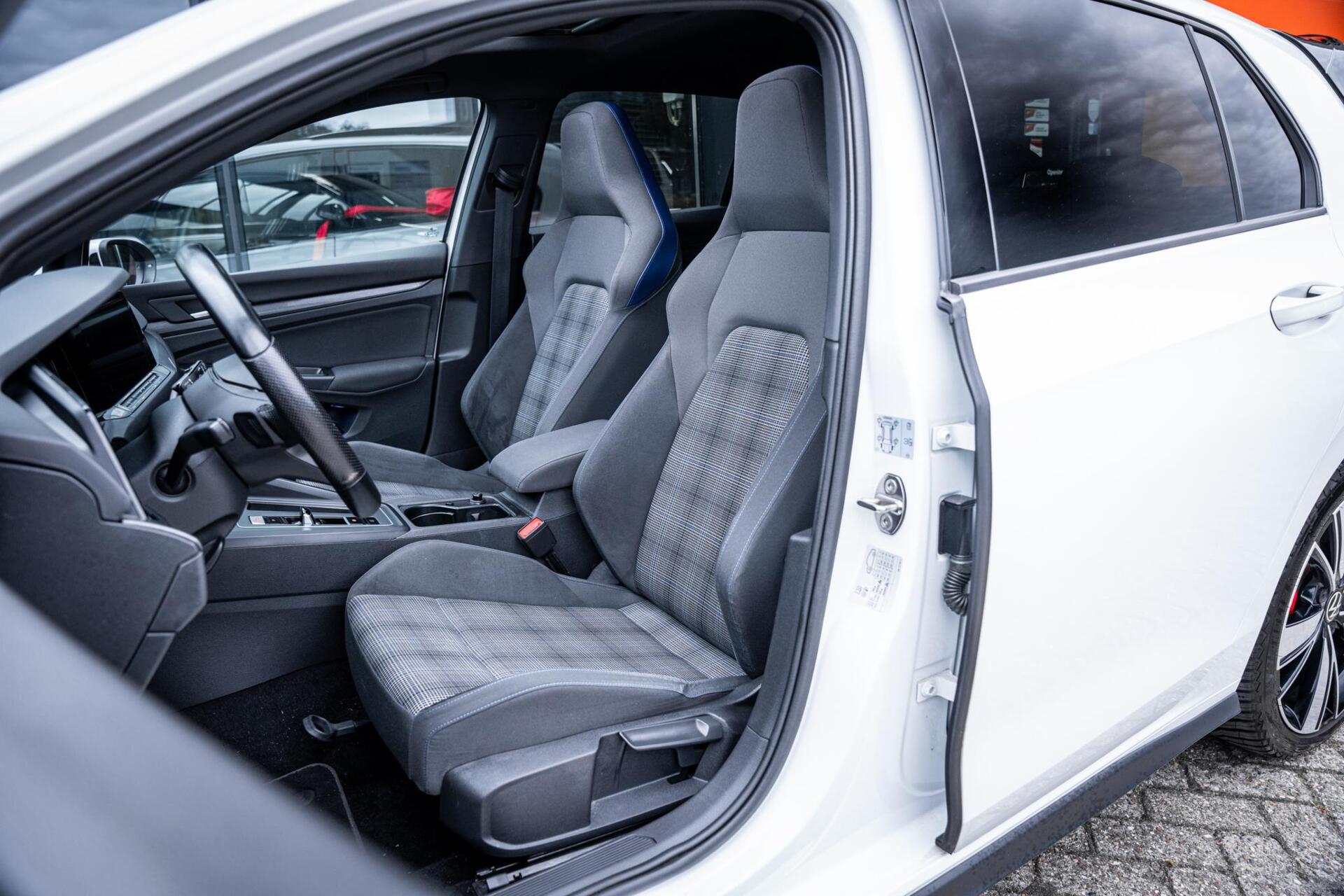 Foto van Volkswagen Golf GTE