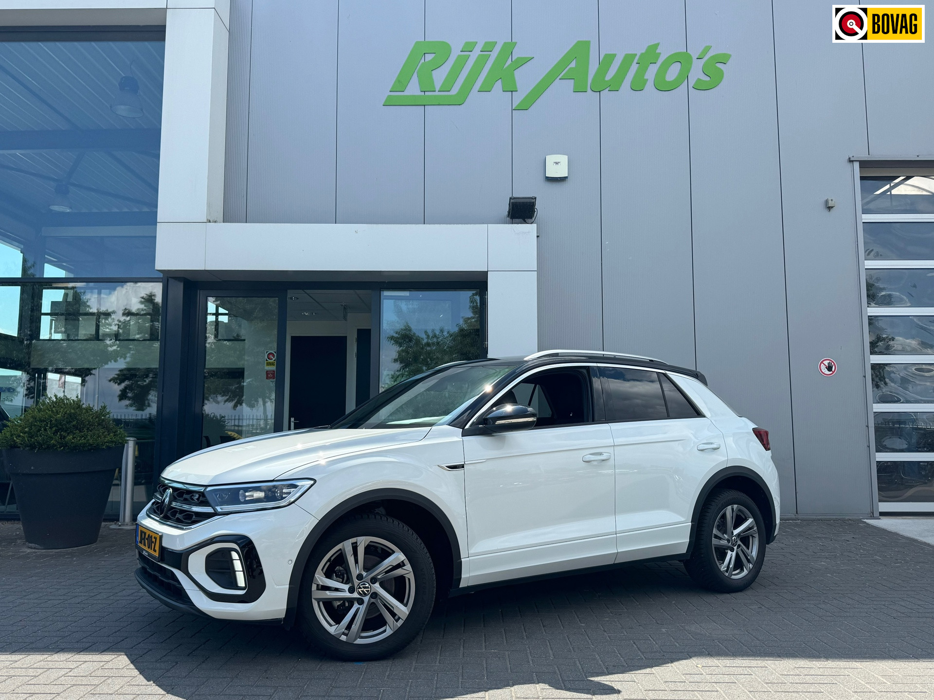 Volkswagen T-roc 1.5 TSI R-Line Edition * Camera * Massage * Parkeerhulp 2025 - voorkant