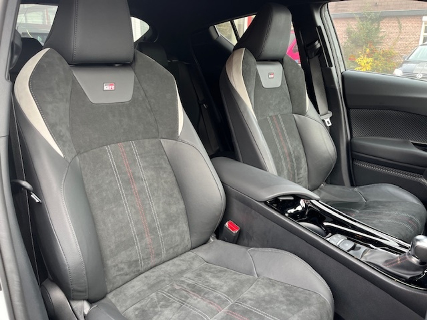 Foto van Toyota Toyota C-hr