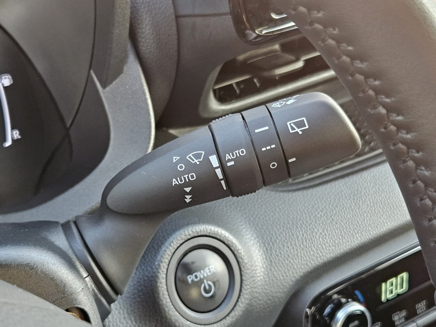 Foto van Mazda Mazda2 Hybrid