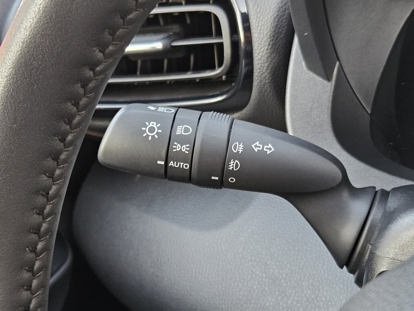 Foto van Mazda Mazda2 Hybrid