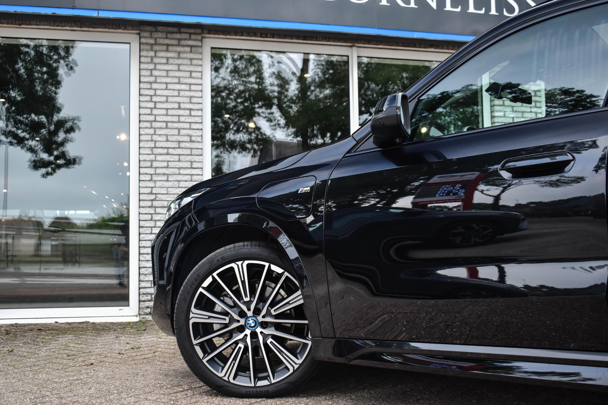 Foto van BMW X1 Xdrive25e