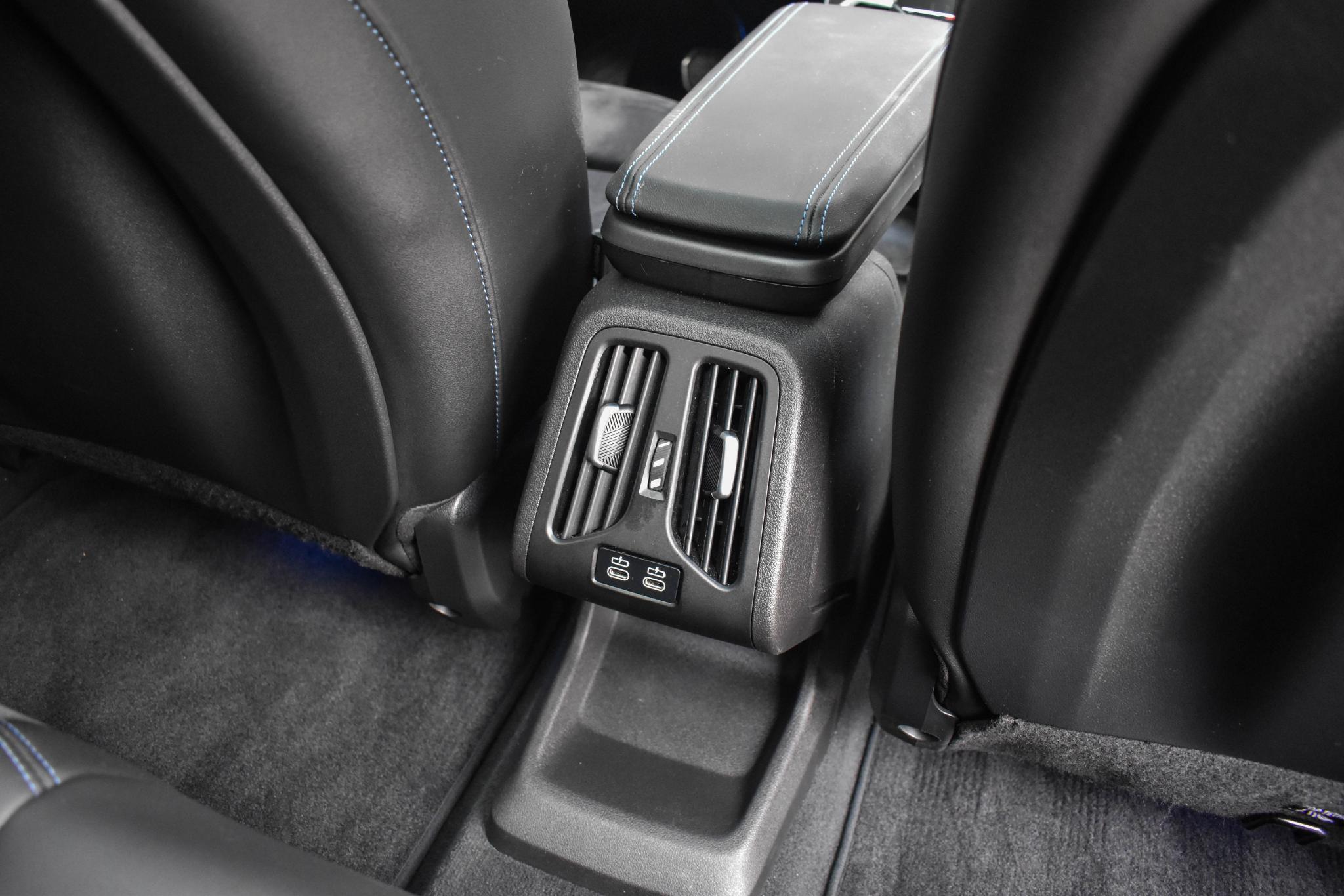 Foto van BMW X1 Xdrive25e