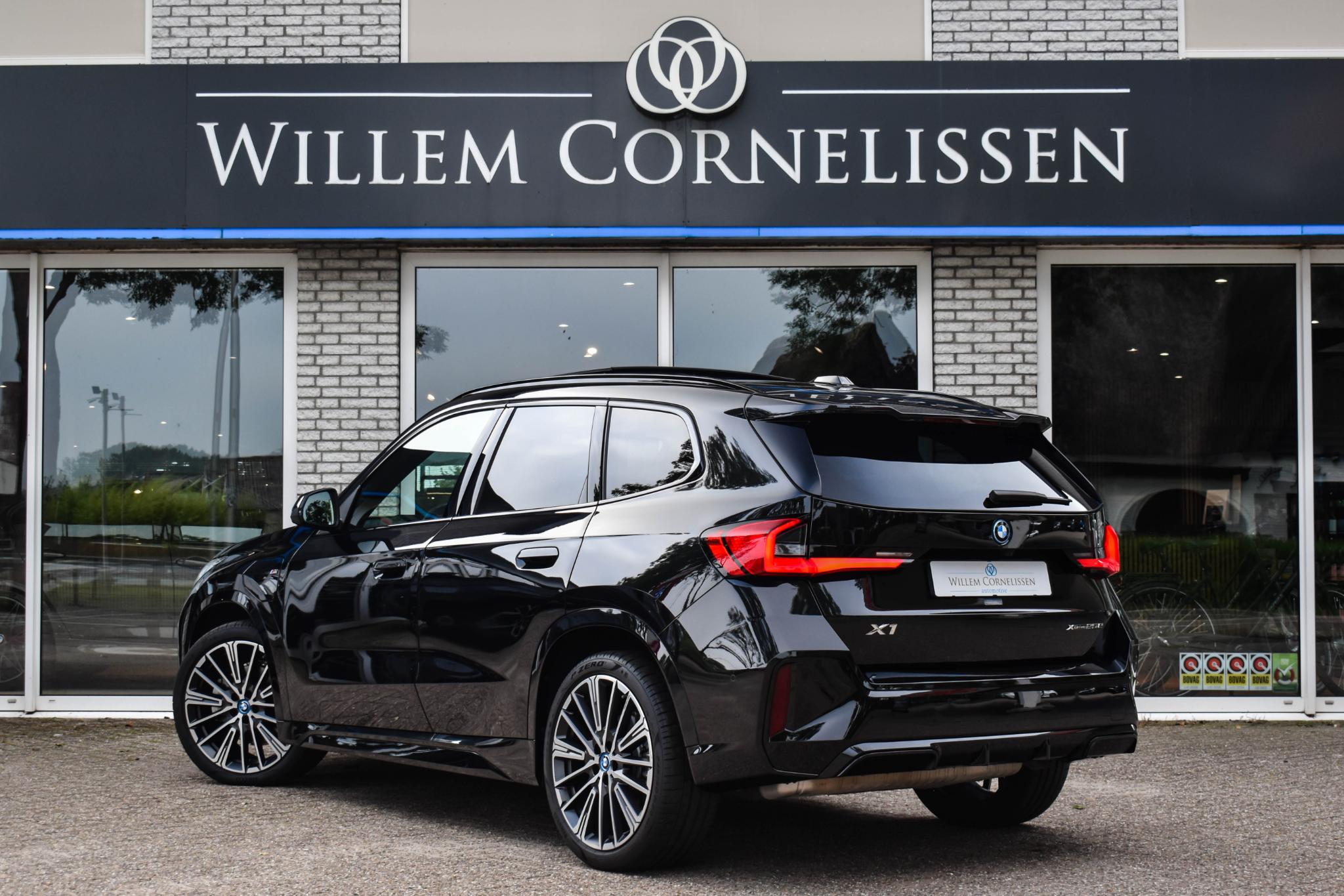 Foto van BMW X1 Xdrive25e