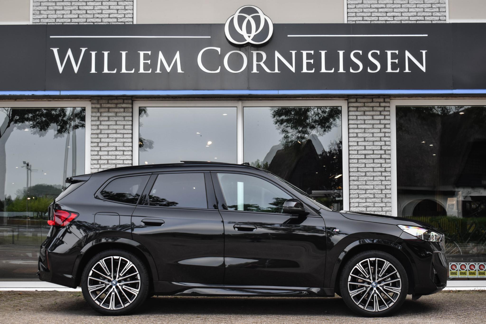 Foto van BMW X1 Xdrive25e