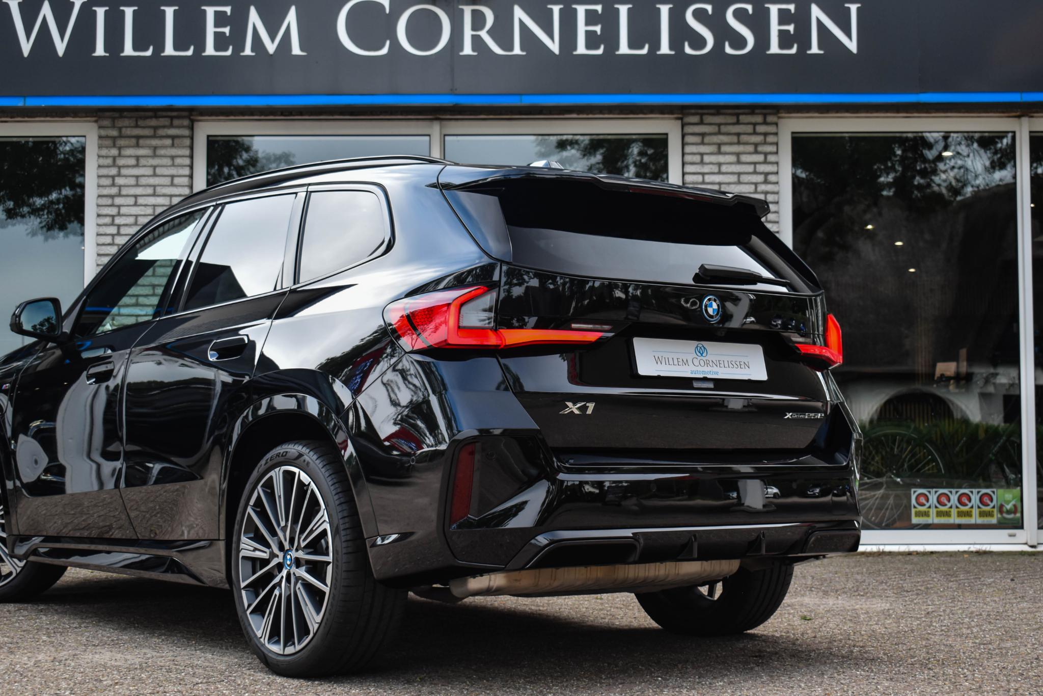 Foto van BMW X1 Xdrive25e