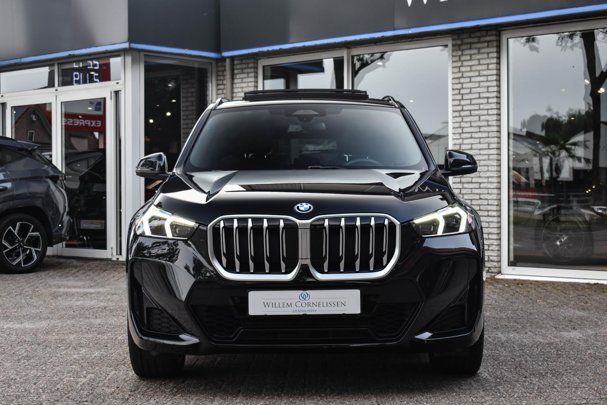 Foto van BMW X1 Xdrive25e
