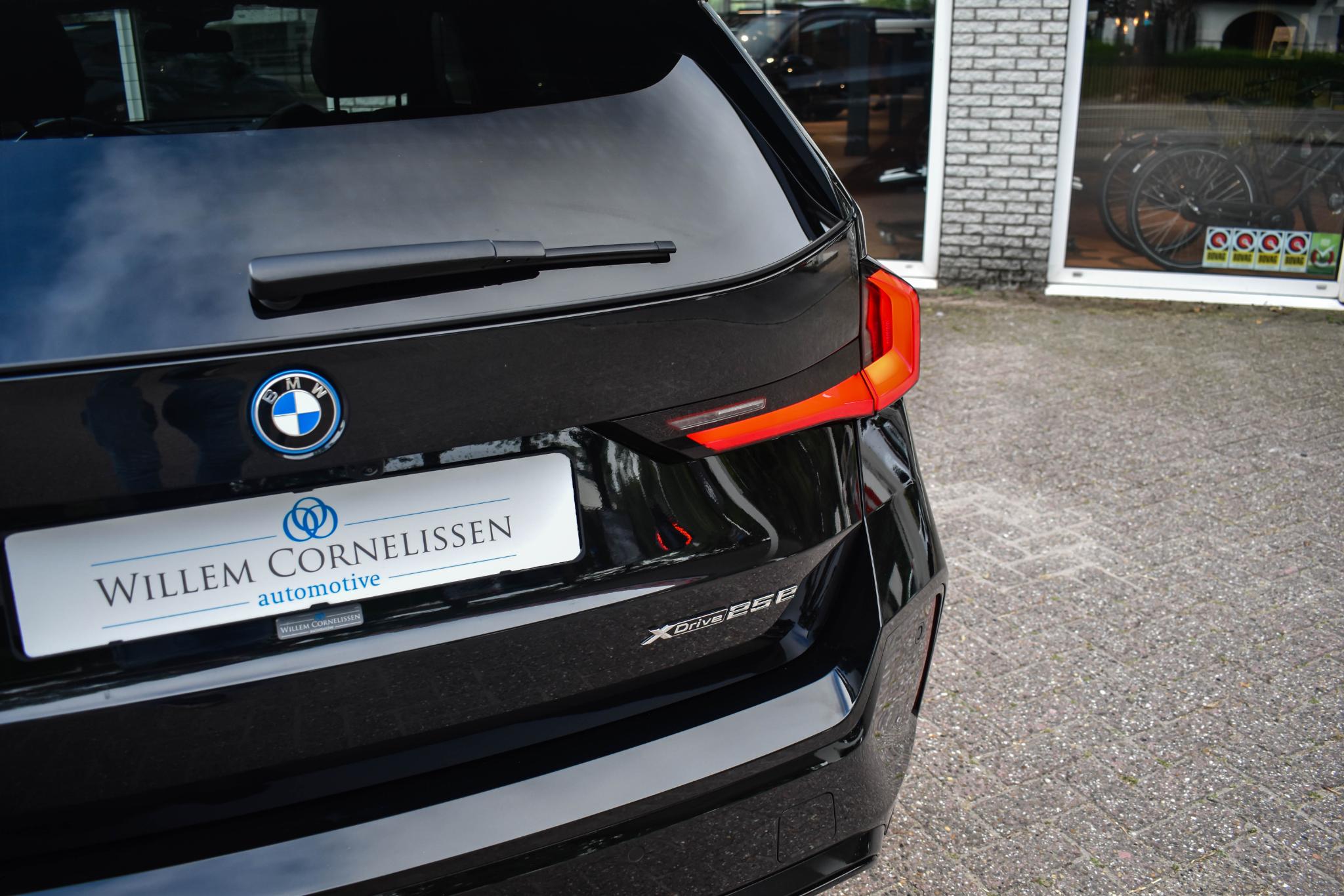Foto van BMW X1 Xdrive25e