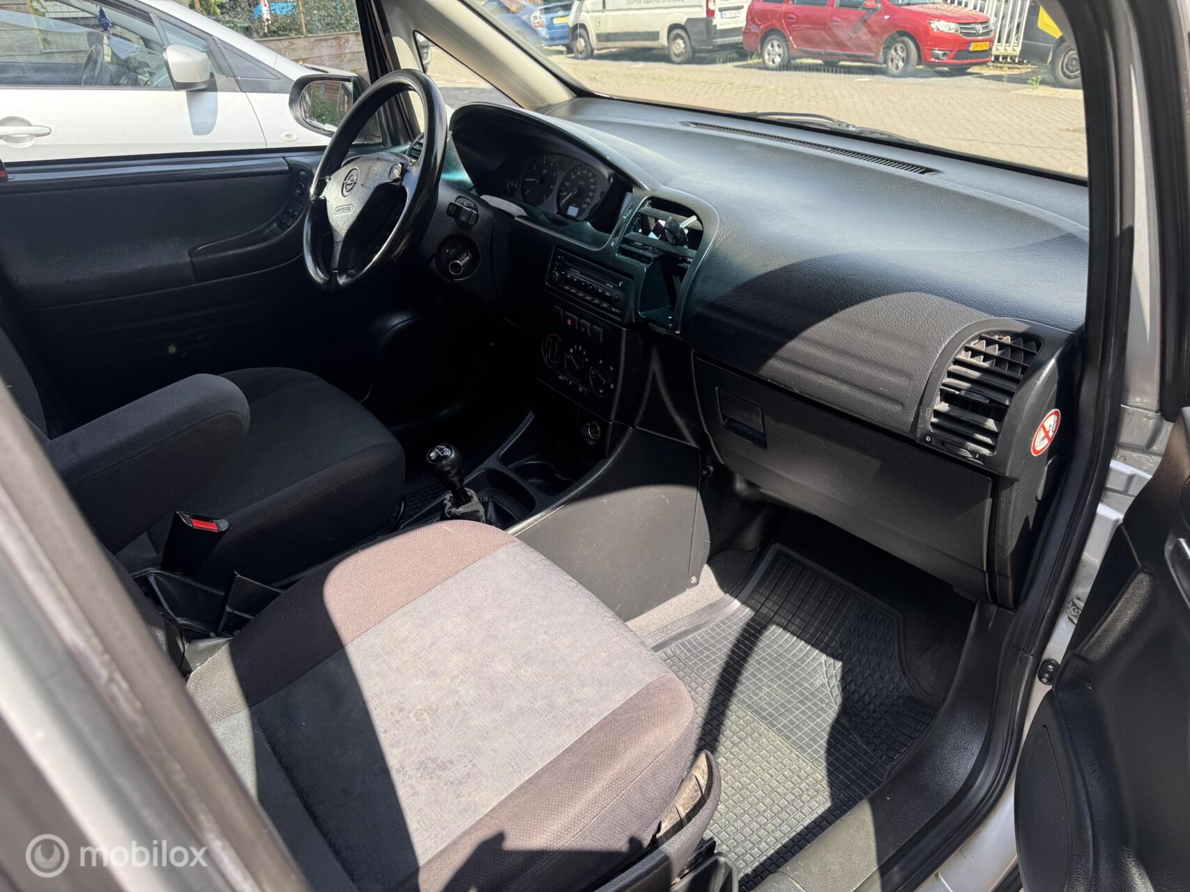 Foto van Opel Zafira-a