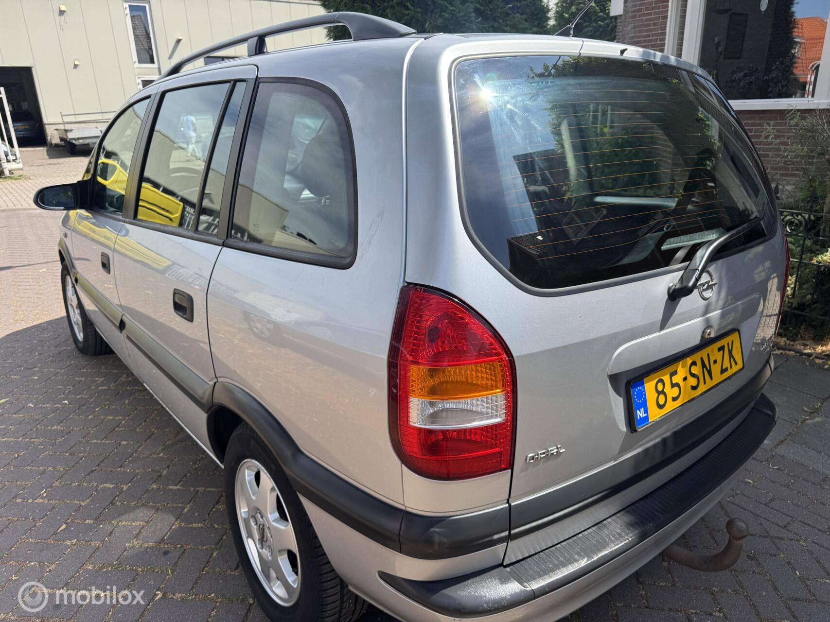 Foto van Opel Zafira-a