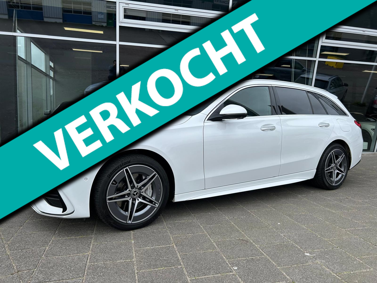 Mercedes-Benz C-klasse Estate 300 e AMG Line Vol optie 2023 - voorkant