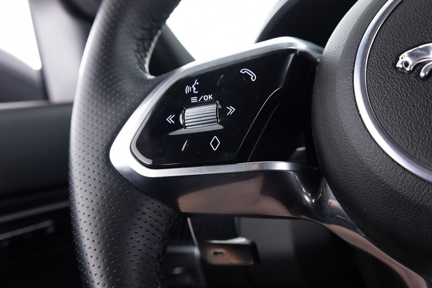 Foto van Jaguar E-pace