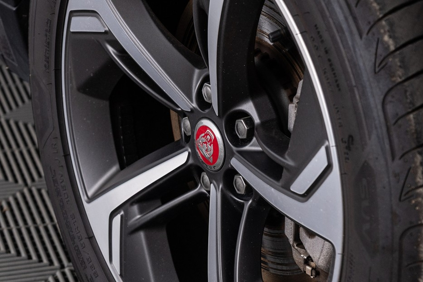 Foto van Jaguar E-pace