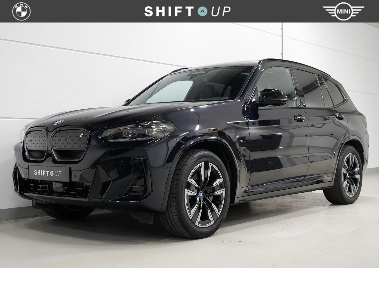 BMW Ix3 Executive 80 kWh M-Sport | Panoramadak | Elektr. Trekhaak | Driving Assistant Professional 2023 - voorkant