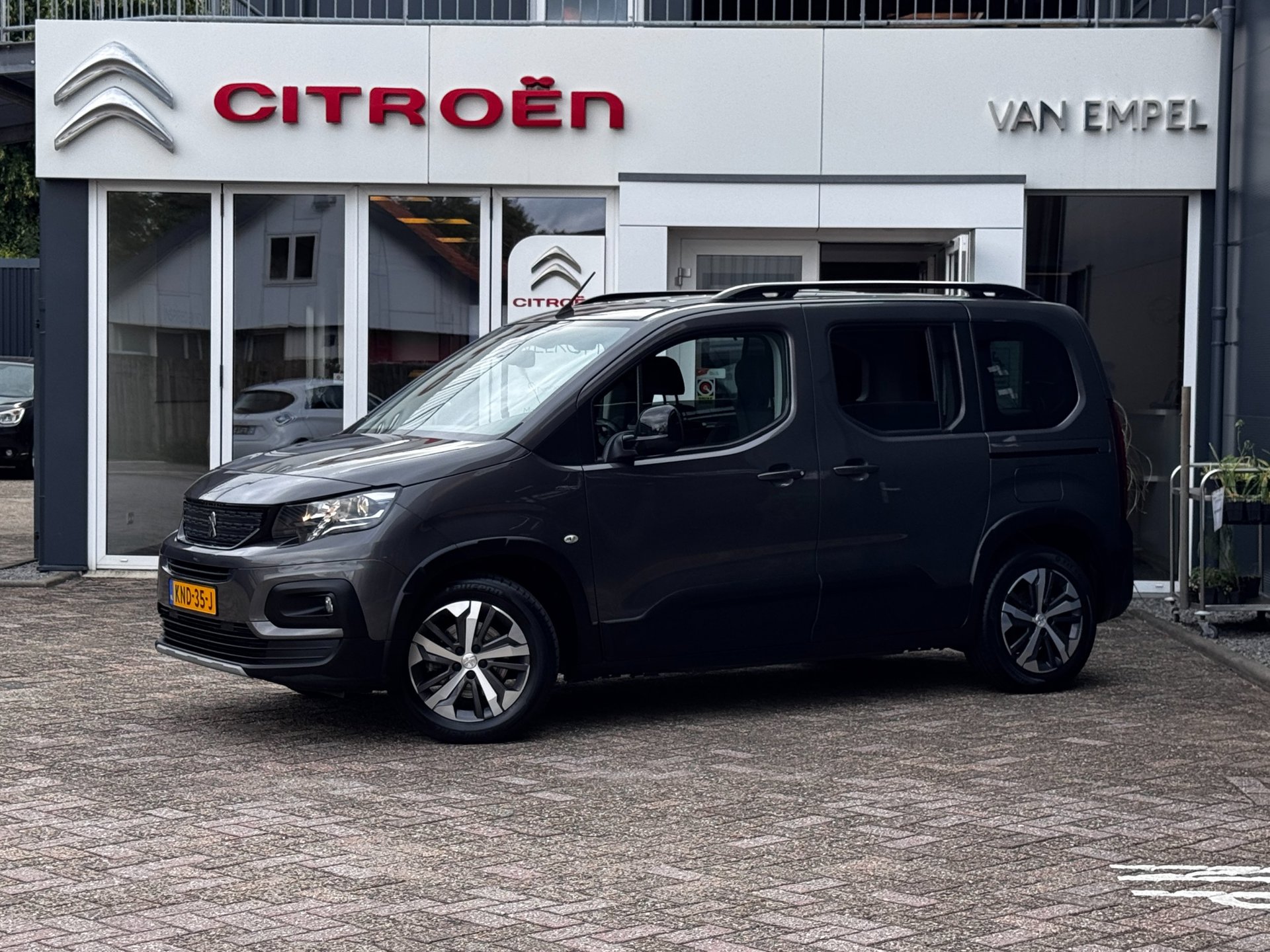 Foto van Peugeot Rifter