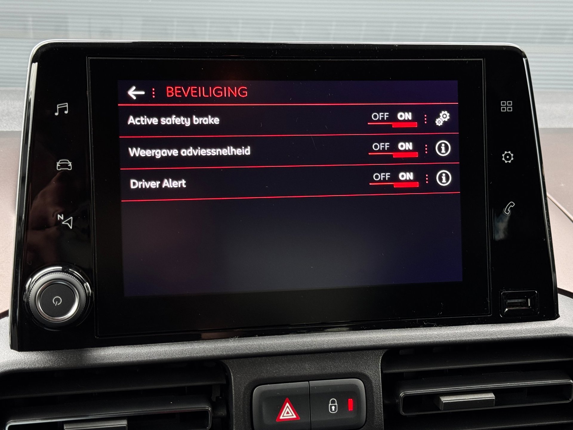 Foto van Peugeot Rifter