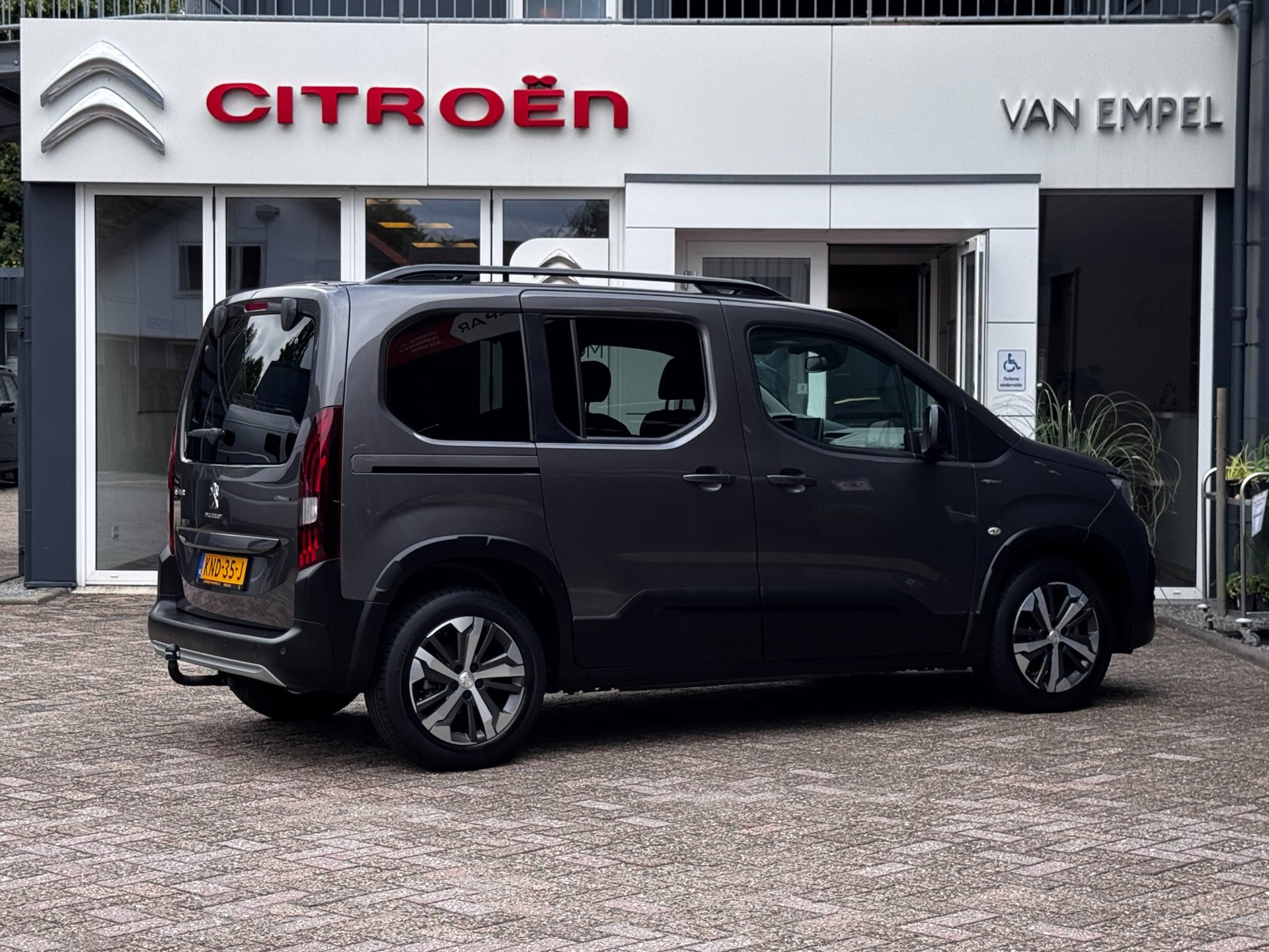 Foto van Peugeot Rifter