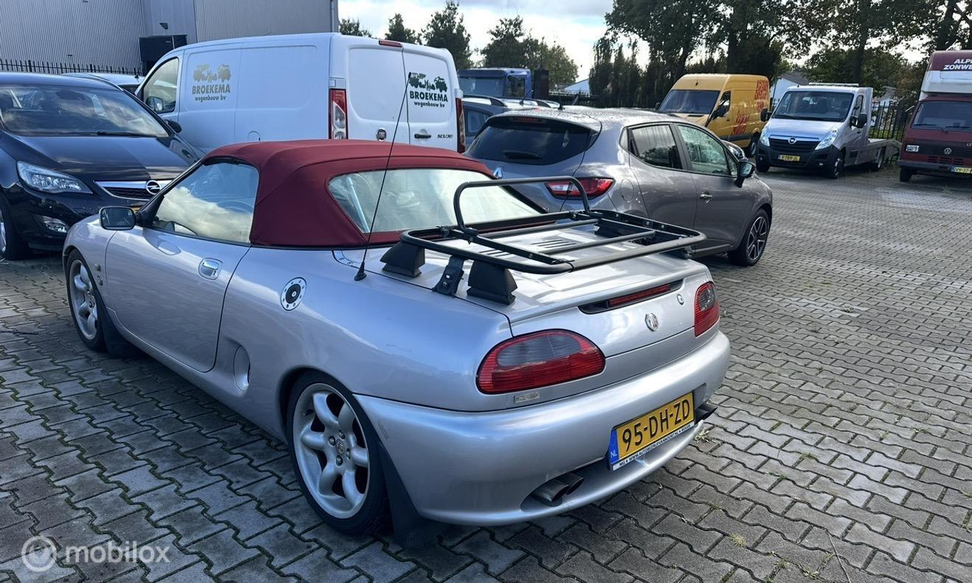 Foto van MG MGF